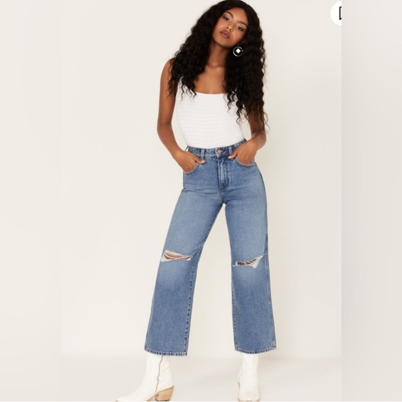 Wrangler Cotton High Rise Torn Loose Mom Relaxed Denim Jeans Size 30 NWT - Picture 1 of 9